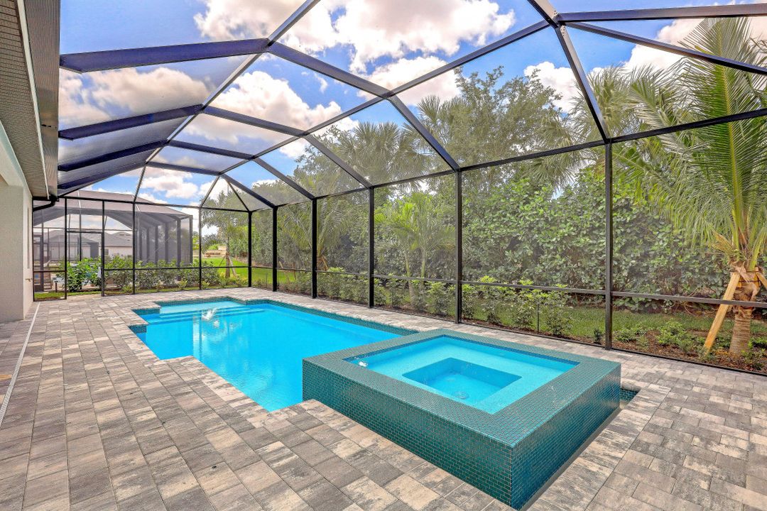 3154 Heather Glen Ct, Naples, FL 34114