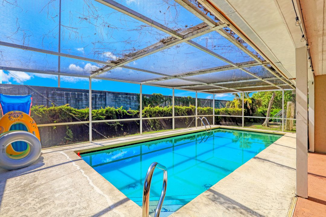 2690 64th St SW, Naples, FL 34105