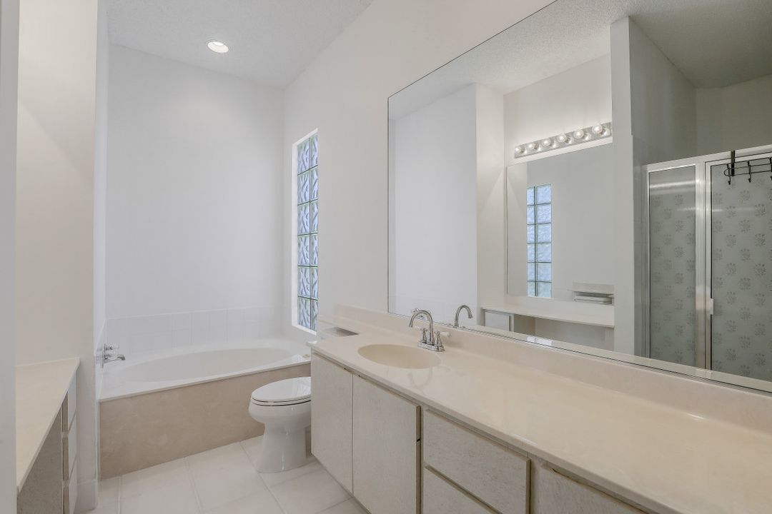 3400 Donoso Ct, Naples, FL 34109