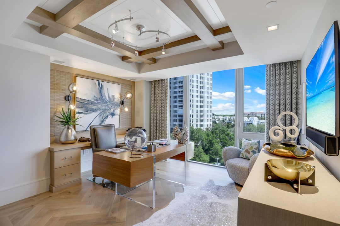 6897 Grenadier Blvd #504, Naples, FL 34108