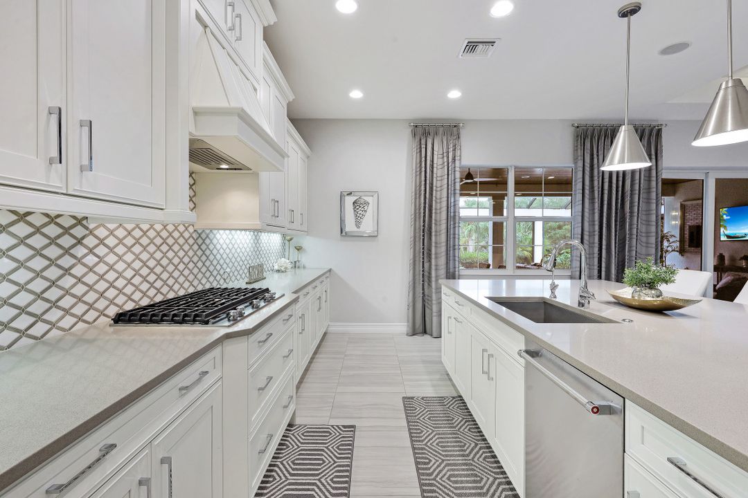 3125 Capistrano Ln, Naples, FL 34114