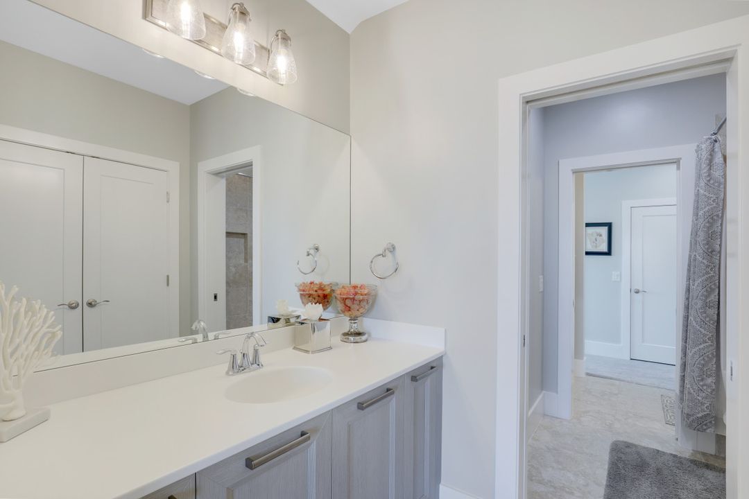 14844 Dockside Ln, Naples, FL 34114