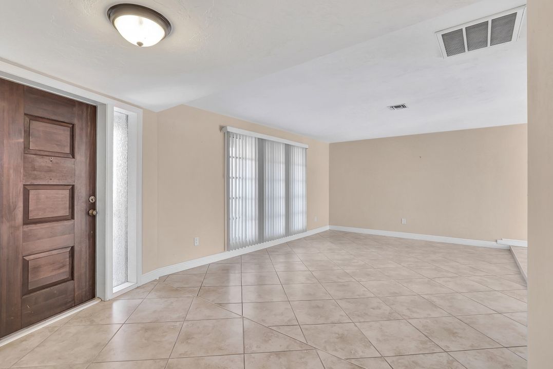 4920 SW 8th Pl, Cape Coral, FL 33914