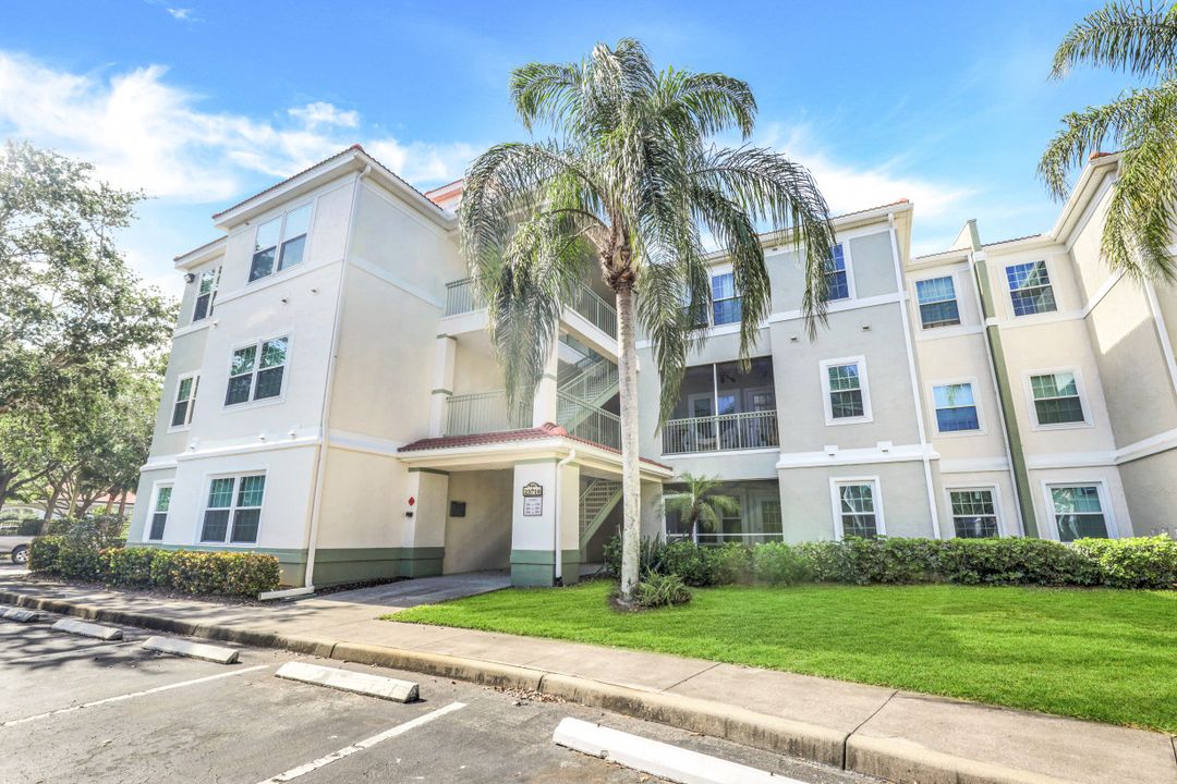 23600 Walden Center Dr #202, Estero, FL 34134