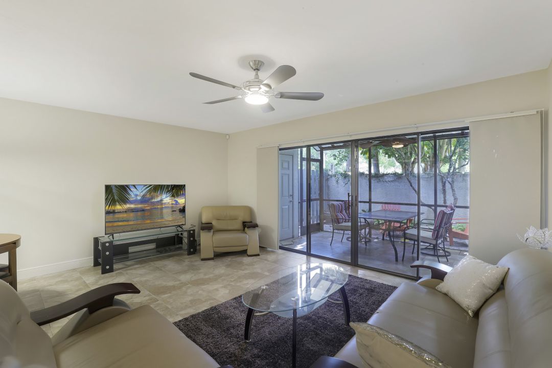 879 Meadowland Dr #O, Naples, FL 34108