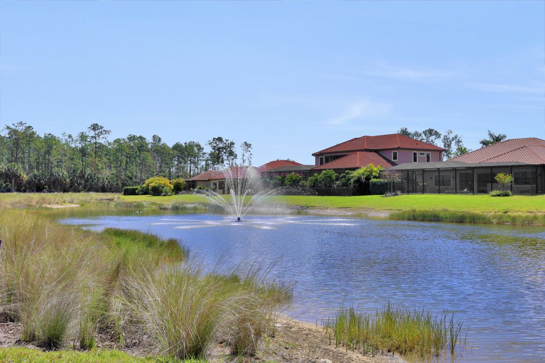 1622 Songbird Ct, Naples, FL 34120