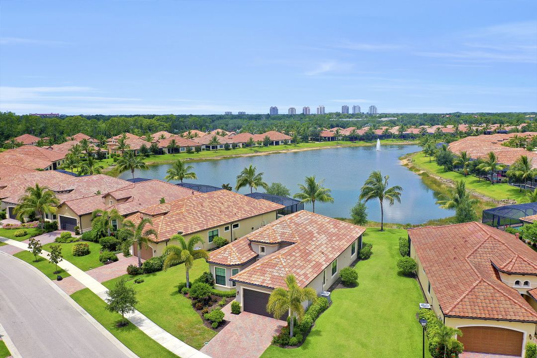 9220 Isla Bella Cir, Bonita Springs, FL 34135