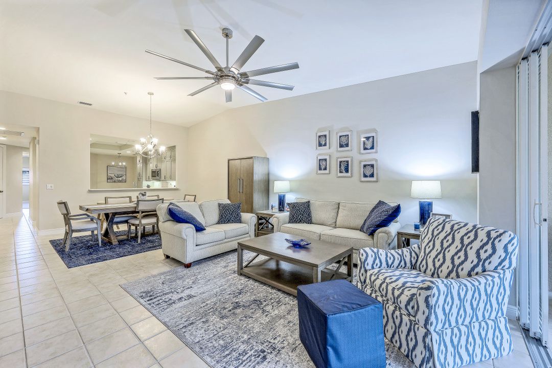 4800 Yacht Harbor Dr #822, Naples, FL 34112