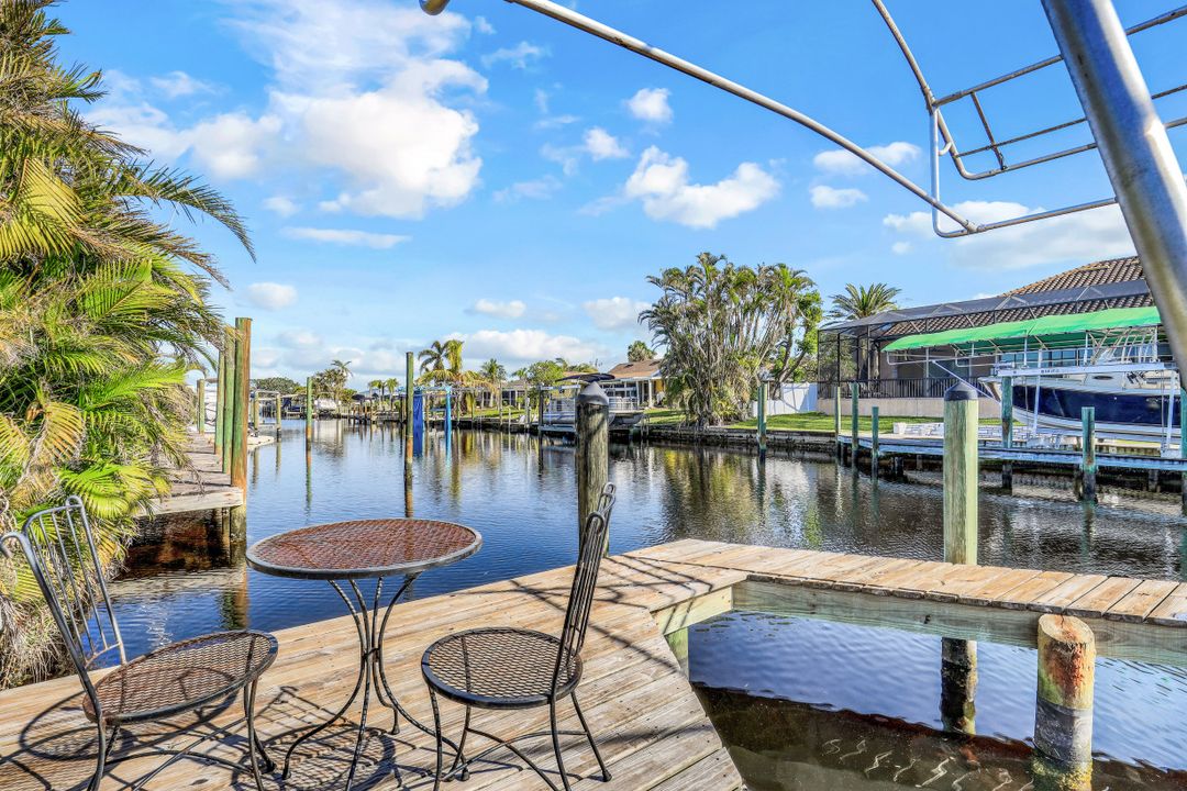 5333 SW 2nd Pl, Cape Coral, FL 33914