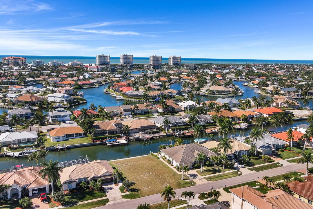 418 Marquesas Ct, Marco Island, FL 34145