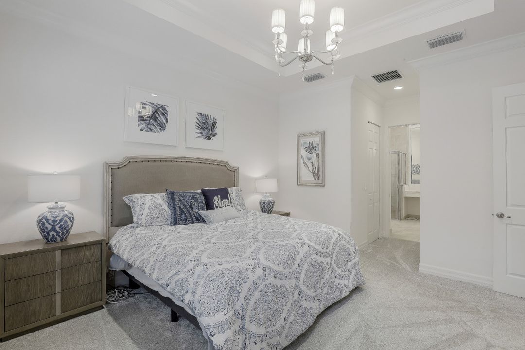 13395 Silktail Dr, Naples, FL 34109