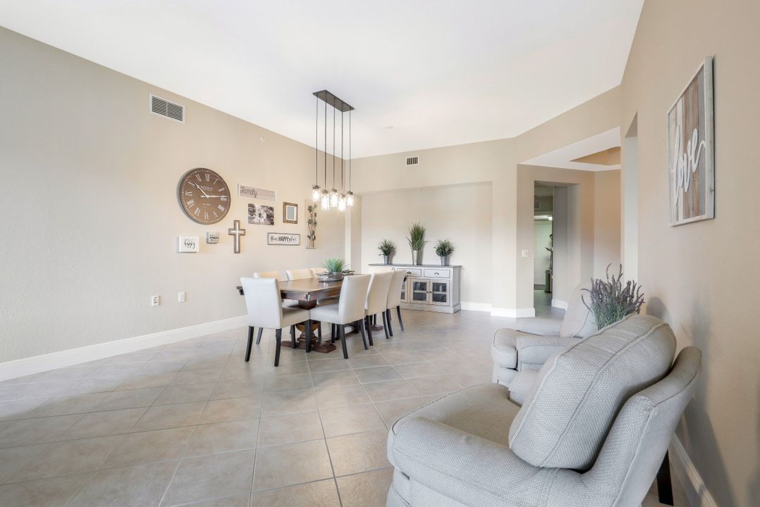 9224 Campanile Cir #101, Naples, FL 34114