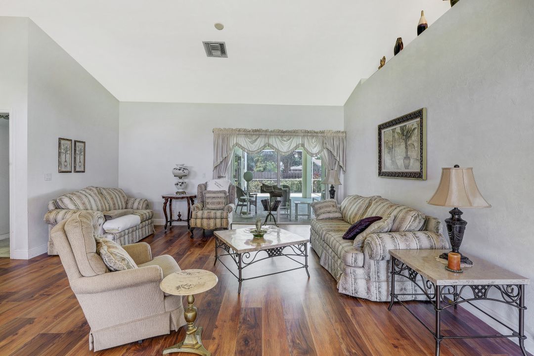 6705 Overlook Dr, Fort Myers, FL 33919