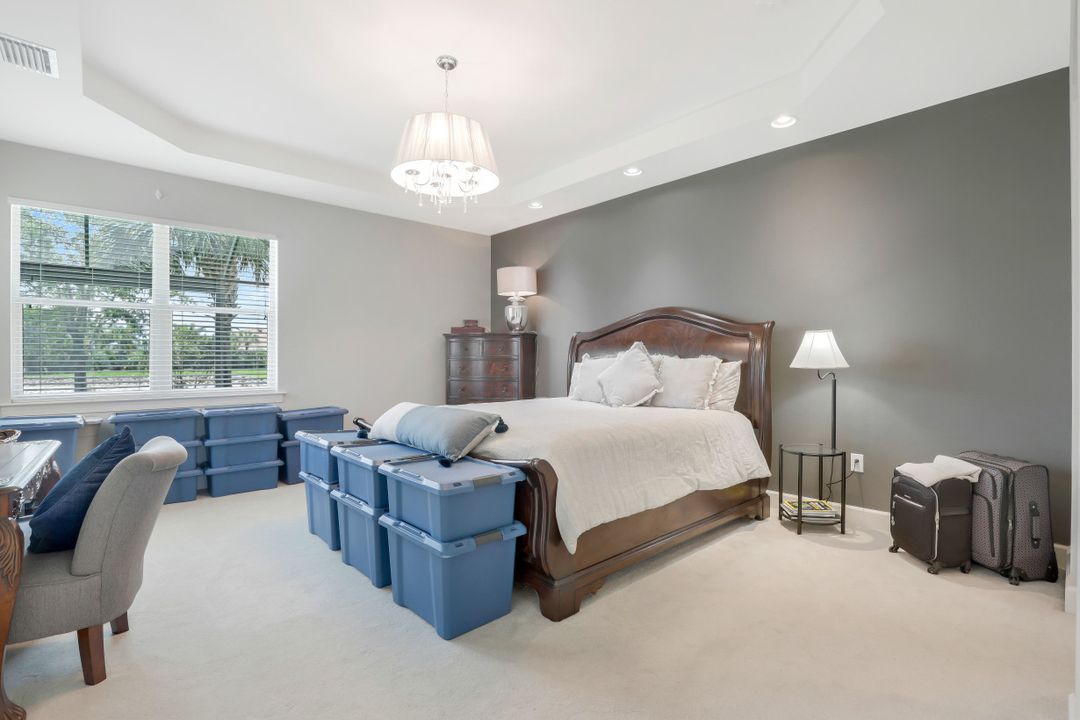 9415 Quarry Dr, Naples, FL 34120