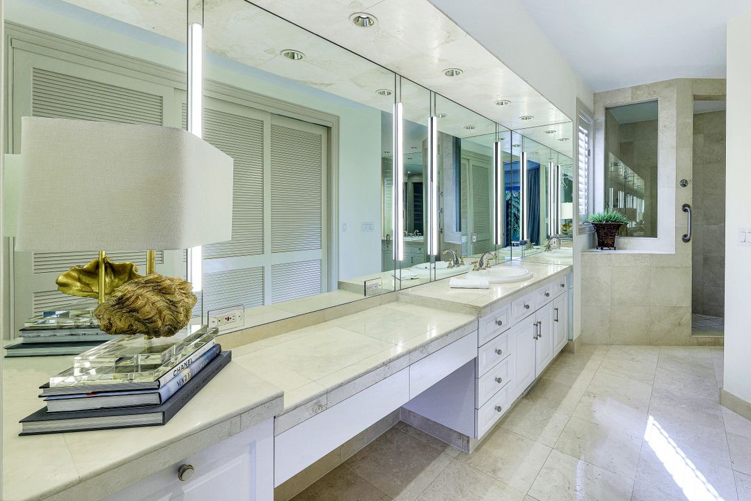 925 Spyglass Ln, Naples, FL 34102