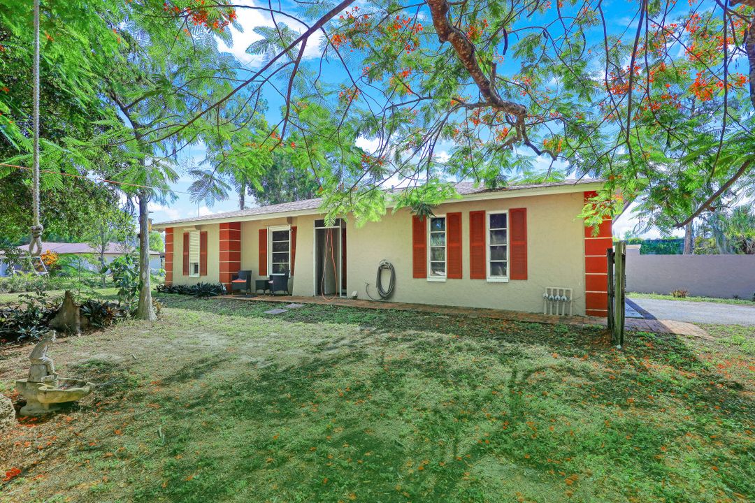 2690 64th St SW, Naples, FL 34105