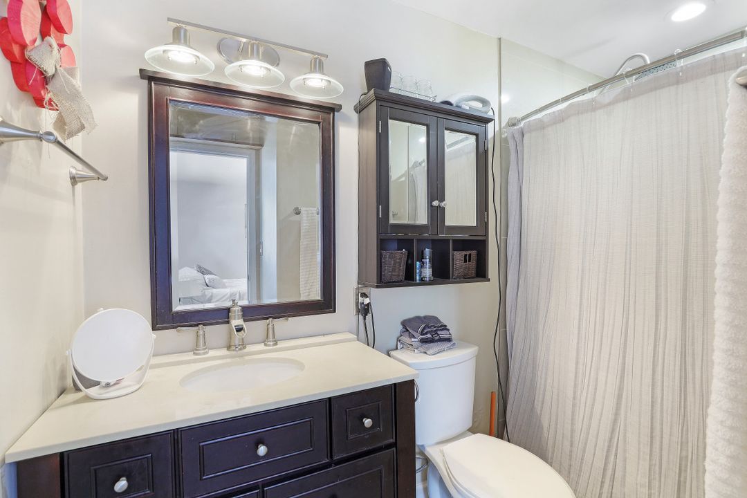 527 Keenan Ave, Fort Myers, FL 33919