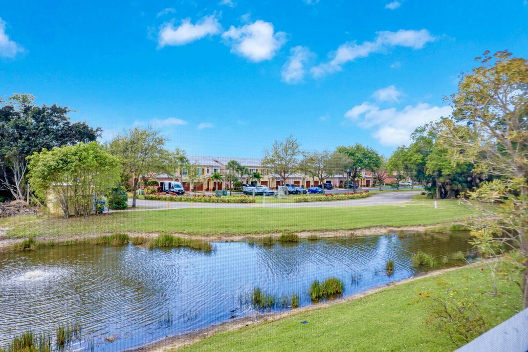 10017 Villagio Gardens Ln #207, Estero, FL 33928