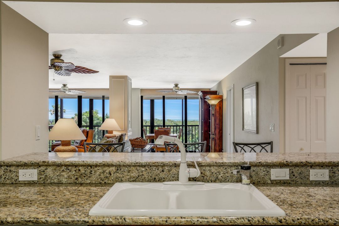 5601 Turtle Bay Dr #302, Naples, FL 34108