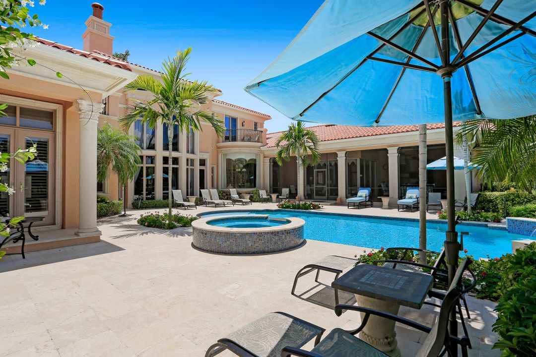 9779 Bent Grass Bend, Naples, FL 34108