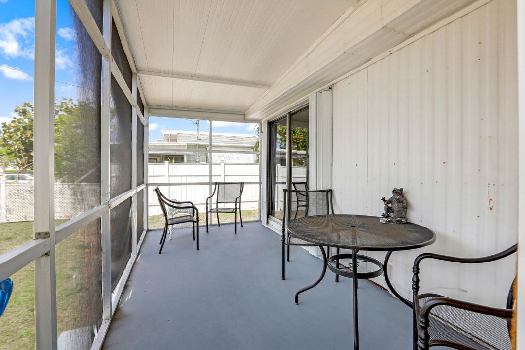 625 Palm Dr, Goodland, FL 34140