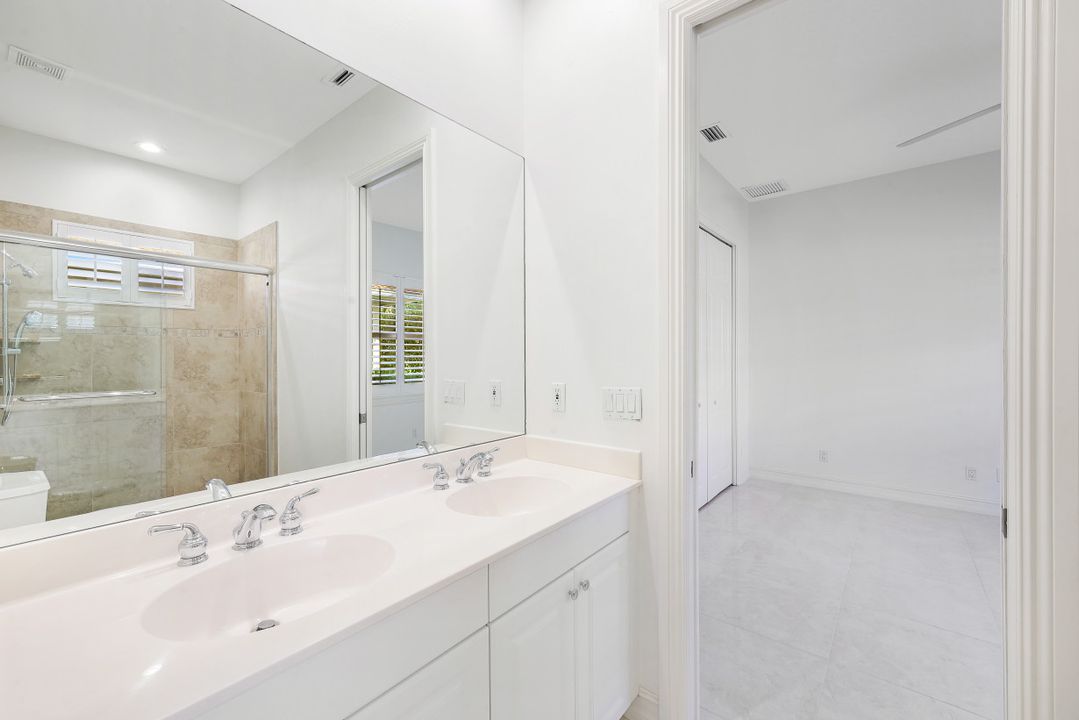 4899 Rustic Oaks Cir, Naples, FL 34105