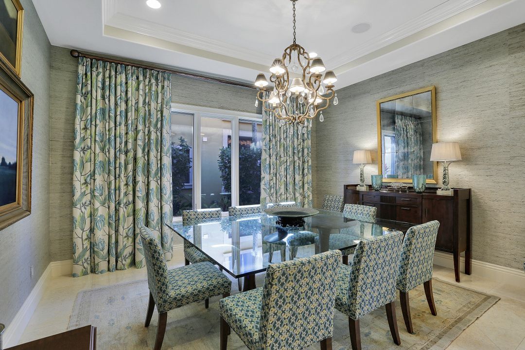 2911 Tiburon Blvd E, Naples, FL 34109