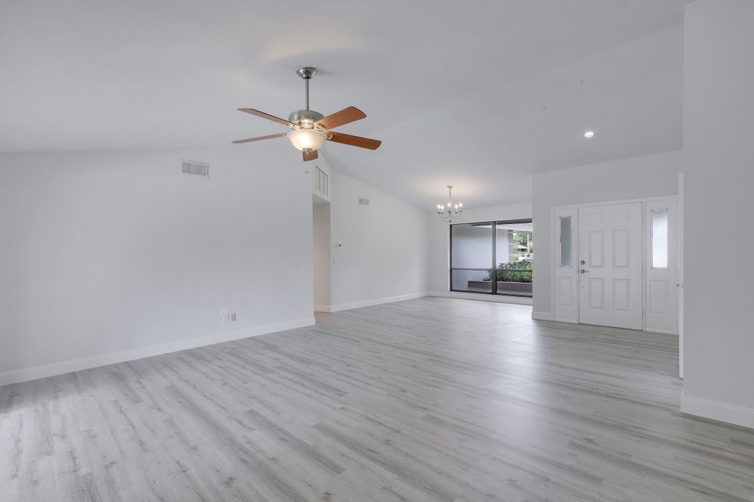 2225 Royal Ln, Naples, FL 34112