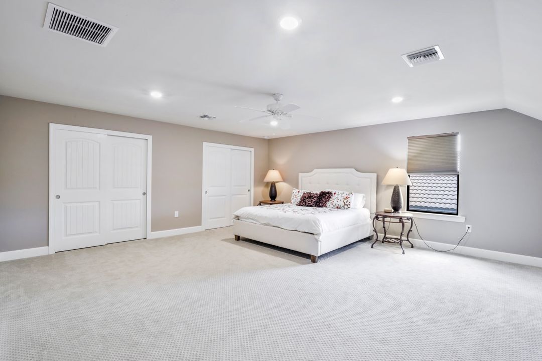 9373 Surfbird Ct, Naples, FL 34120