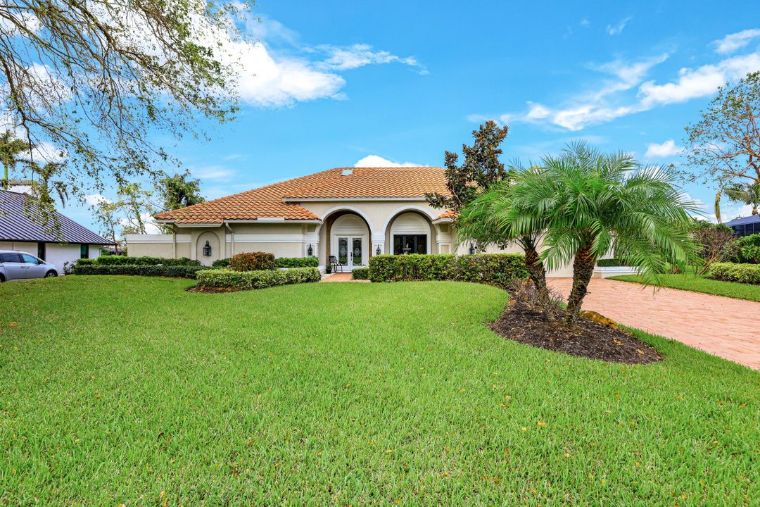 2012 Imperial Golf Course Blvd, Naples, FL 34110