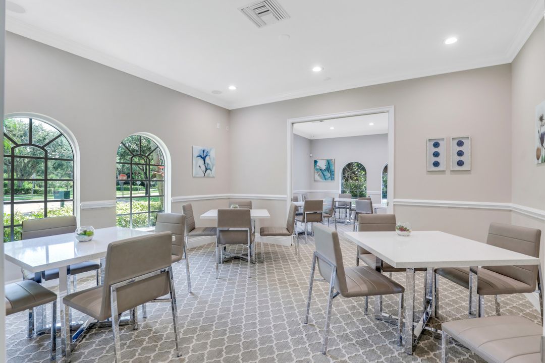 3738 Recreation Ln, Naples, FL 34116