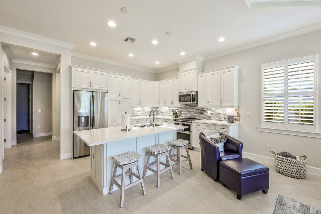 5807 Haiti Dr, Naples, FL 34112