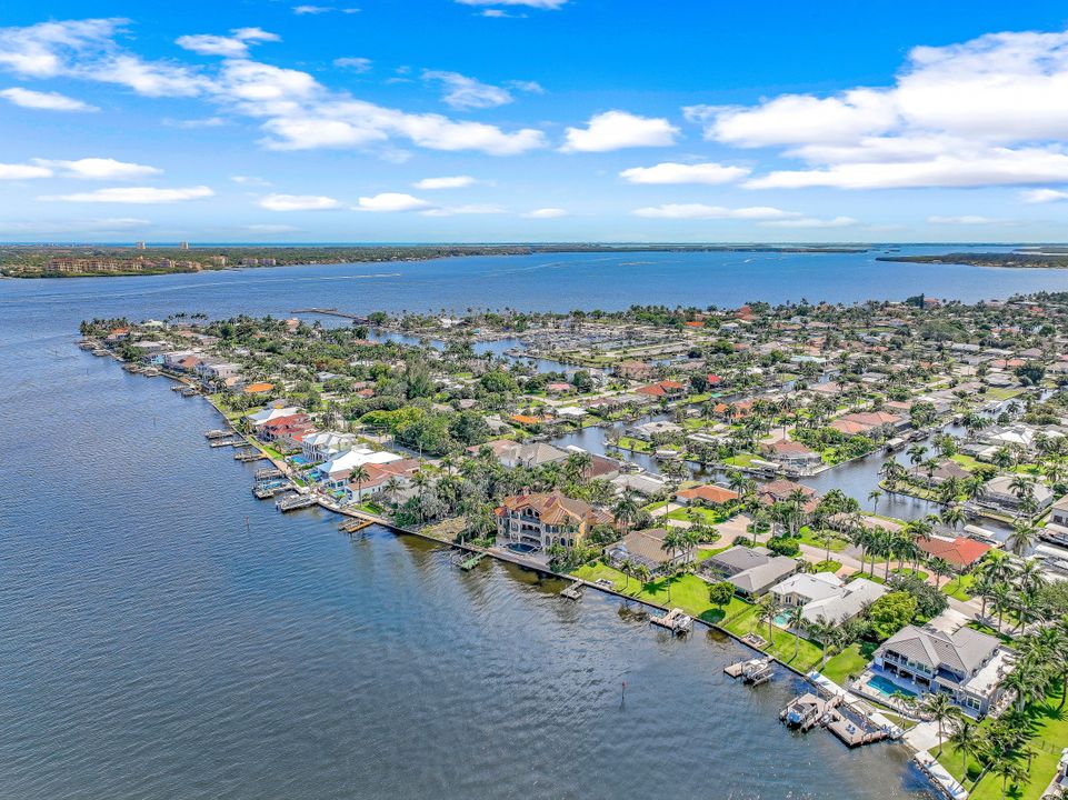 5360 Mikado Ct, Cape Coral, FL 33904