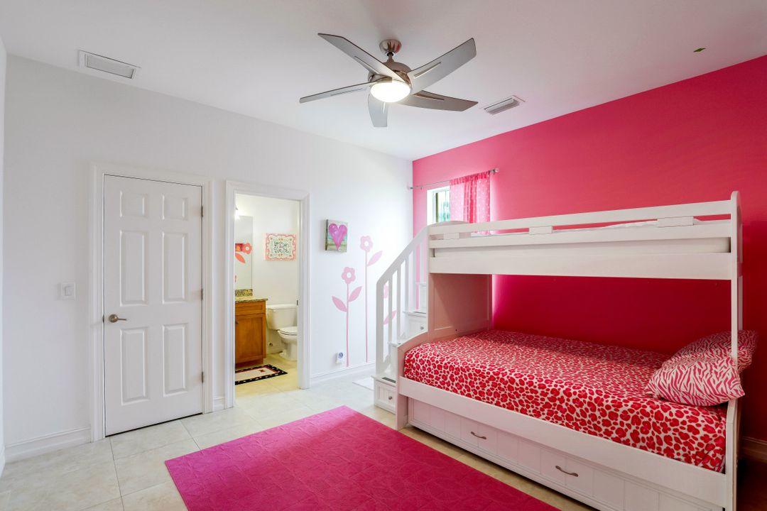 5267 Tiffany Ct, Cape Coral, FL 33904