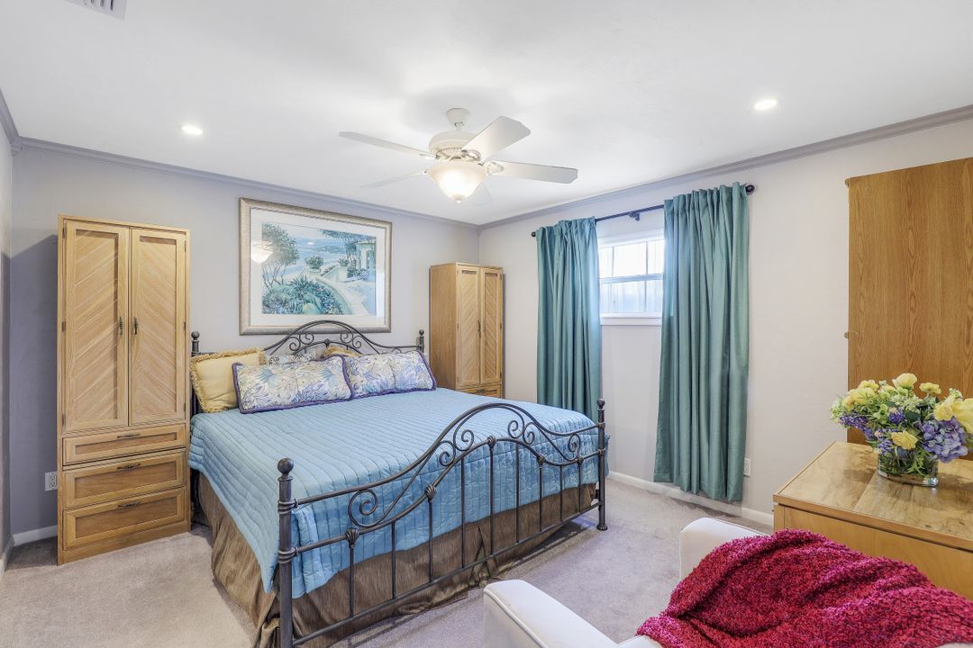 122 Quail Forest Blvd #11, Naples, FL 34105