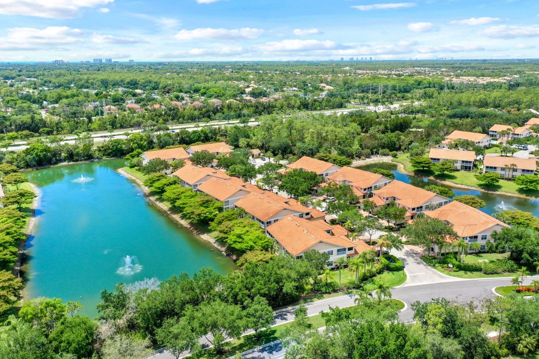 5610 Sherborn Dr #202, Naples, FL 34110