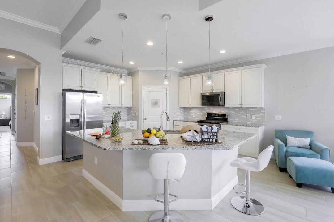 2181 Frangipani Cir  #201, Naples, FL 34120