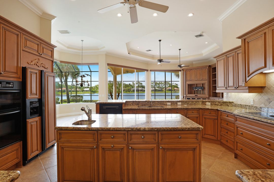 2046 Imperial Cir, Naples, FL 34110