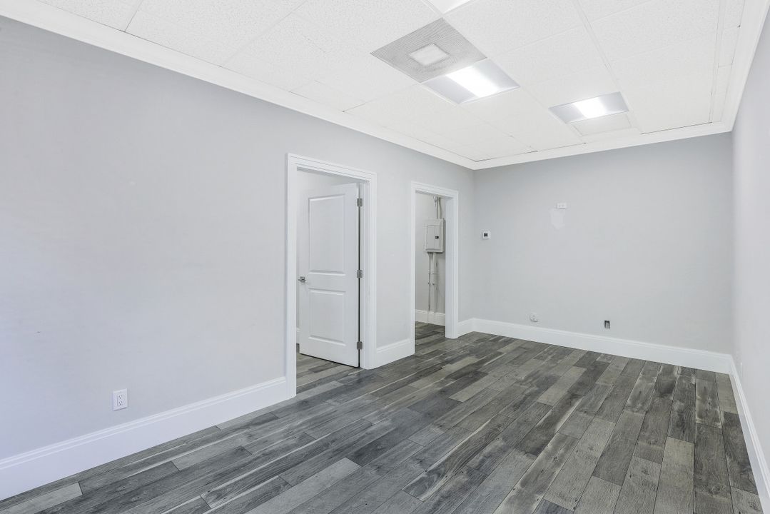 5430 Jaeger Rd, Naples, FL 34109