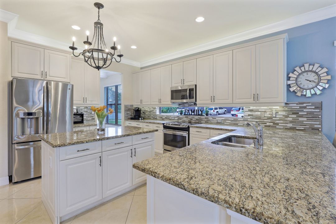 3342 Pacific Dr, Naples, FL 34119