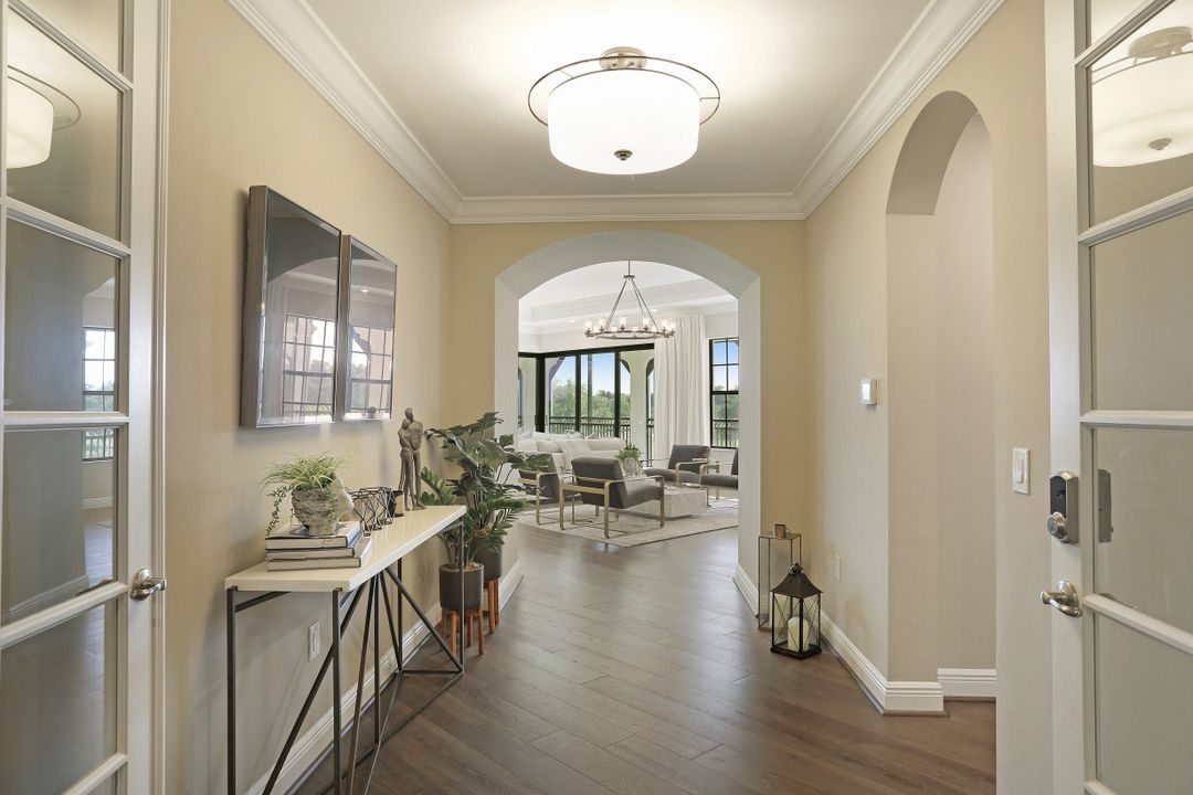 16379 Viansa Way, Naples, FL 34110