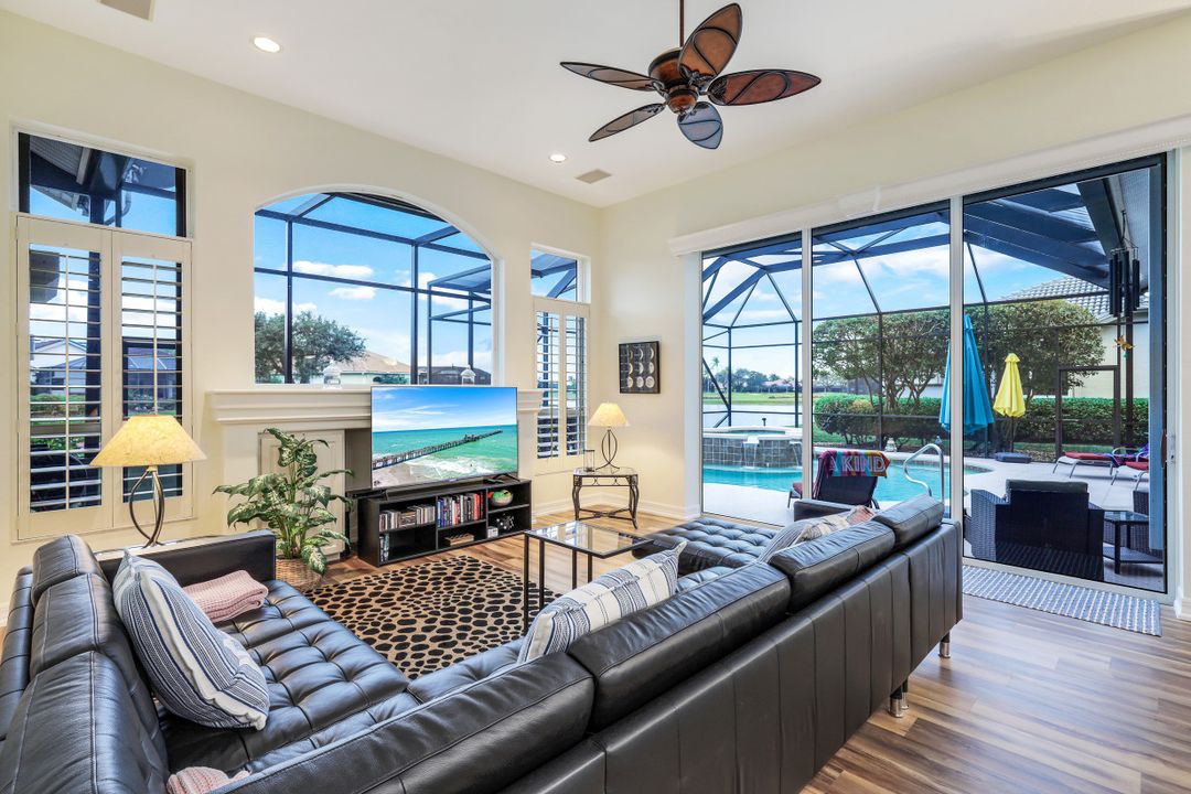 606 Shoreline Dr, Naples, FL 34119