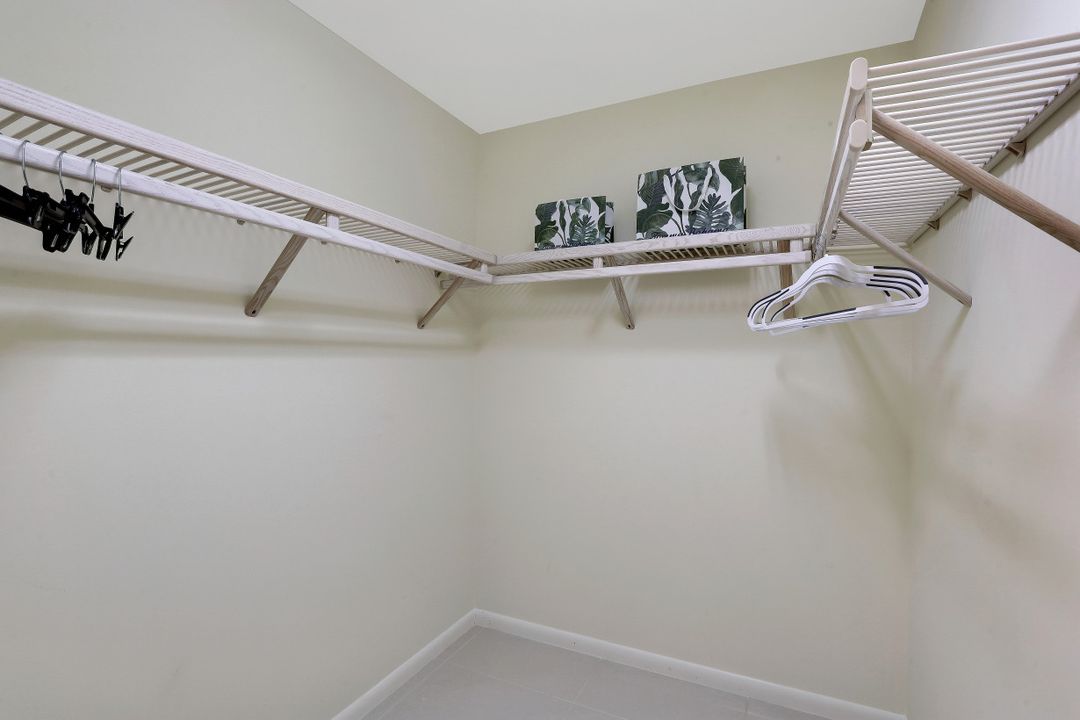 222 Harbour Dr #104, Naples, FL 34103