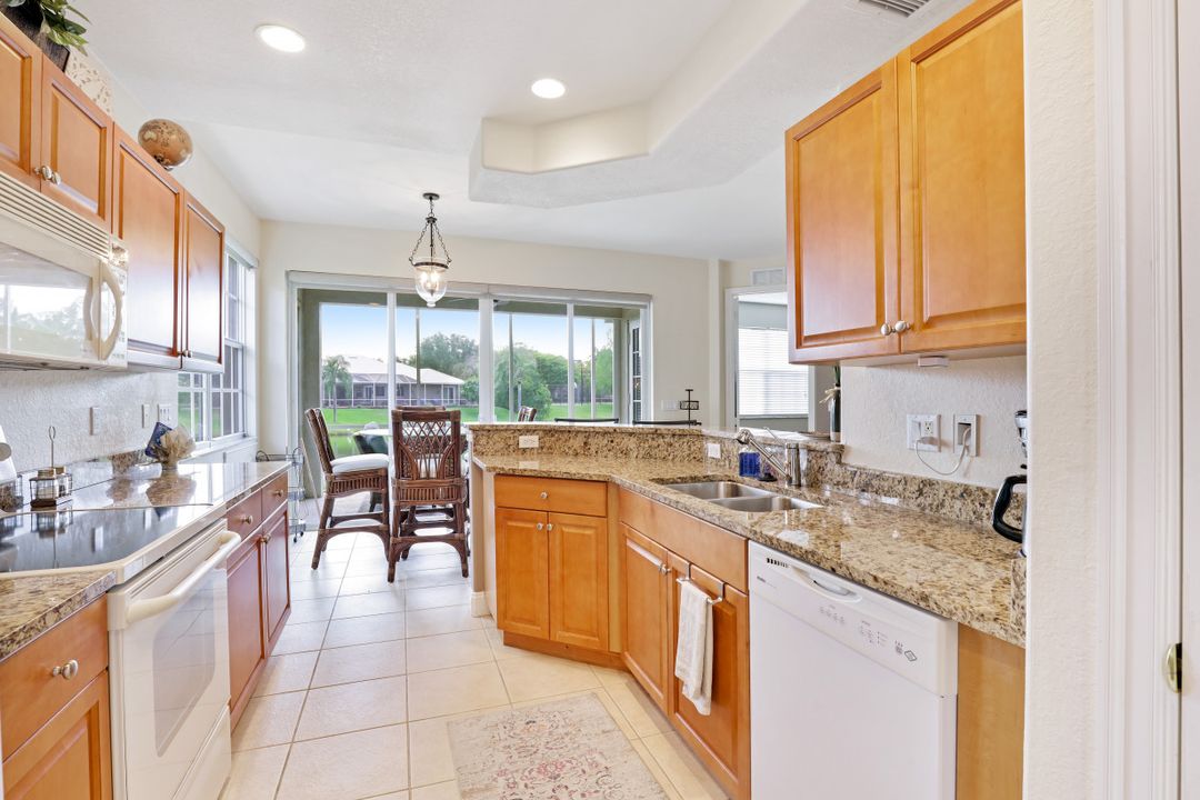 5518 Cape Harbour Dr #101, Cape Coral, FL 33914