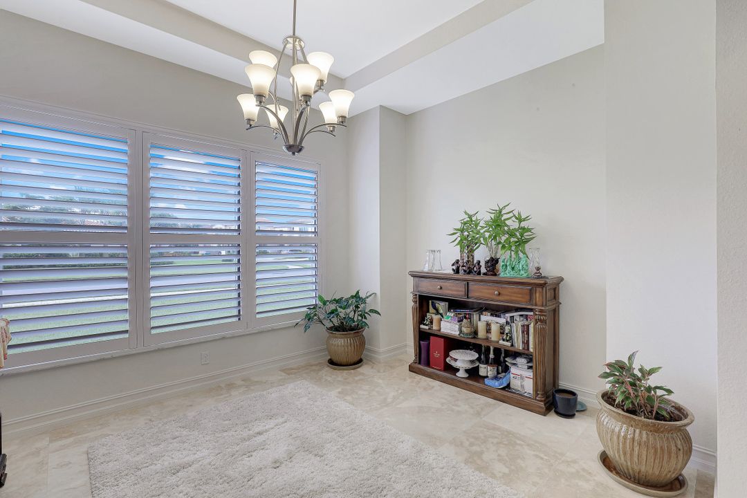 9256 Woodhurst Dr, Naples, FL 34120