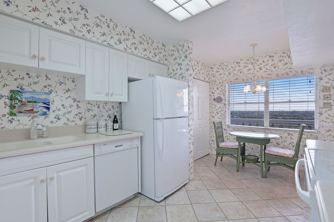 5501 Heron Point Dr #702, Naples, FL 34108