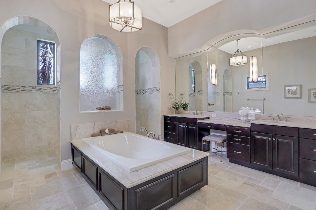 11861 Via Novelli Ct, Miromar Lakes, FL 33913