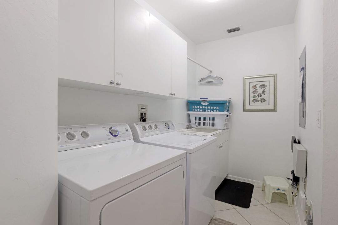 470 Launch Cir #405, Naples, FL 34108