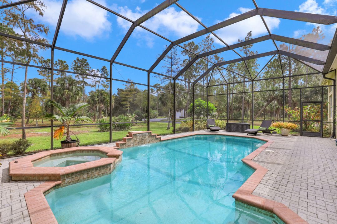 562 14th St SE, Naples, FL 34102