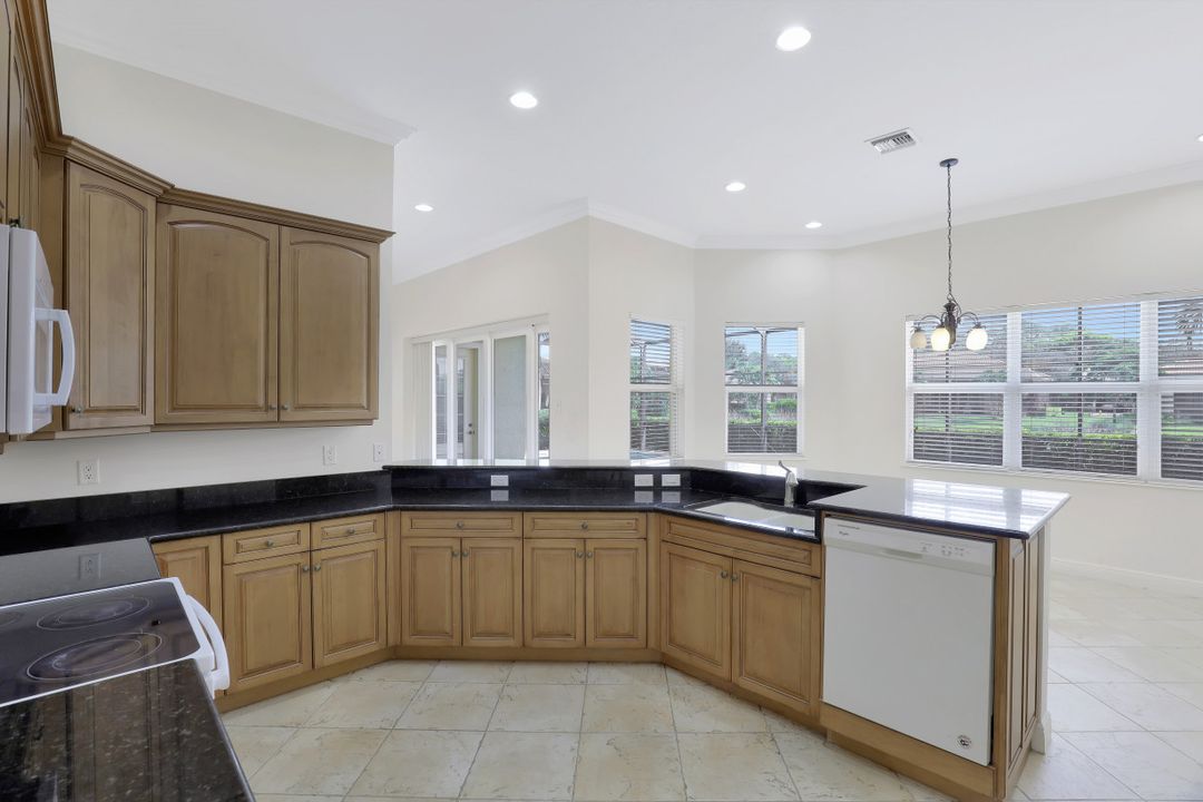 10196 Avonleigh Dr, Bonita Springs, FL 34135